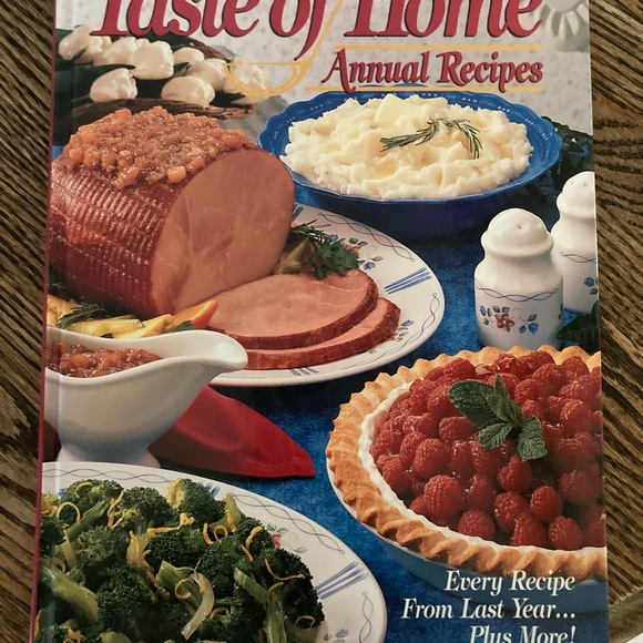 5 Taste of Home Cookbooks - Picture 4 of 5
